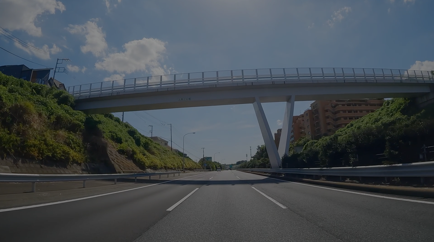 Carretera monitoreada por plataforma GPS Arkanari